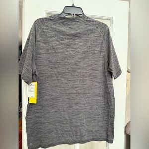 Zella Men’s NWT Heather Gray Athletic Shirt